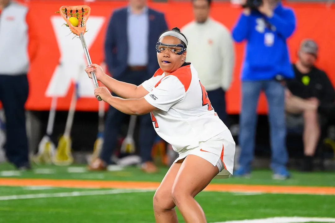 Syracuse's Emma Ward prepares to shoot.