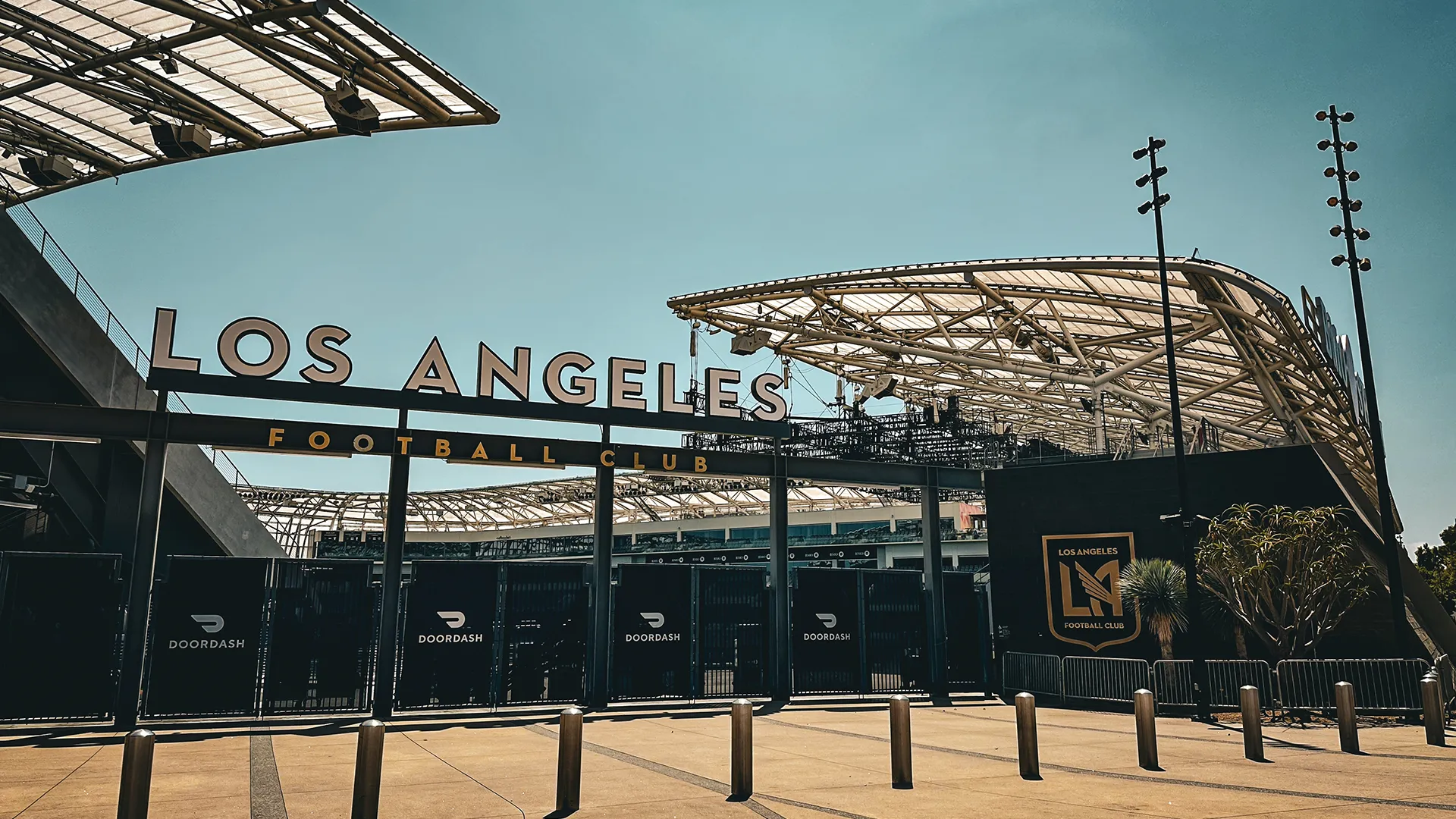 Shutterstock photo of outside of Exposition Park venue in Los Angeles