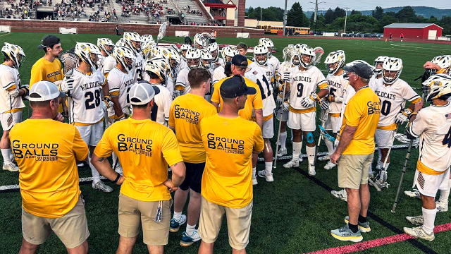 West Genesee (N.Y.) boys' lacrosse huddle