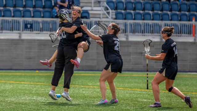 Army celebrates its upset win over Yale
