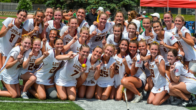 Loyola Academy (Ill.) team picture after winning state championship
