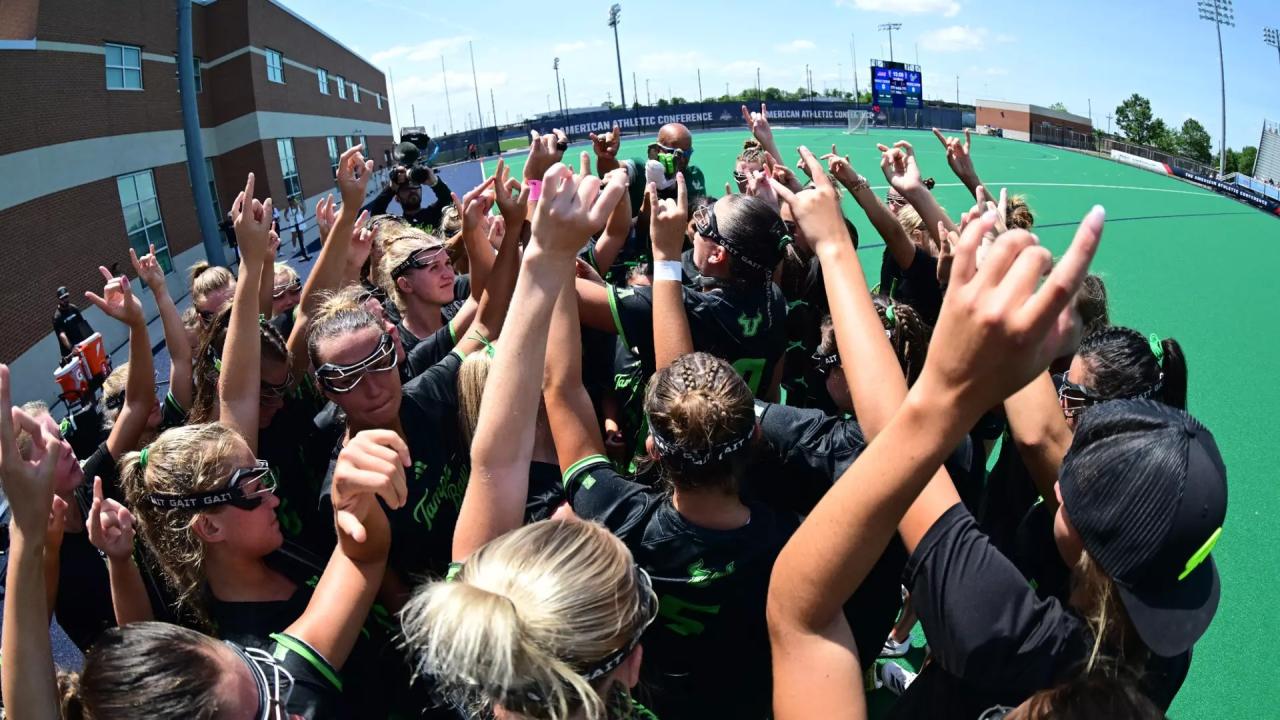 USF huddle