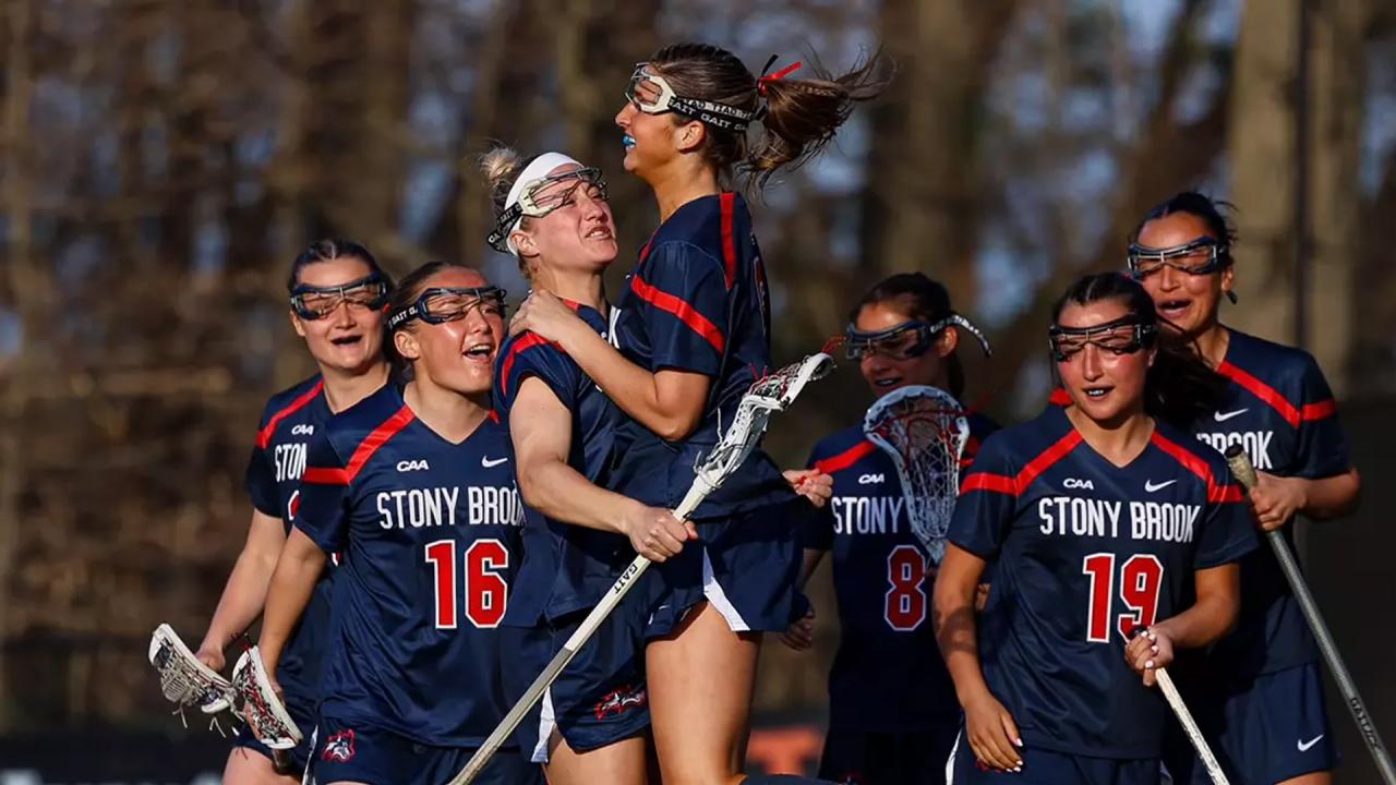 Isabella Caporuscio celebrates a goal