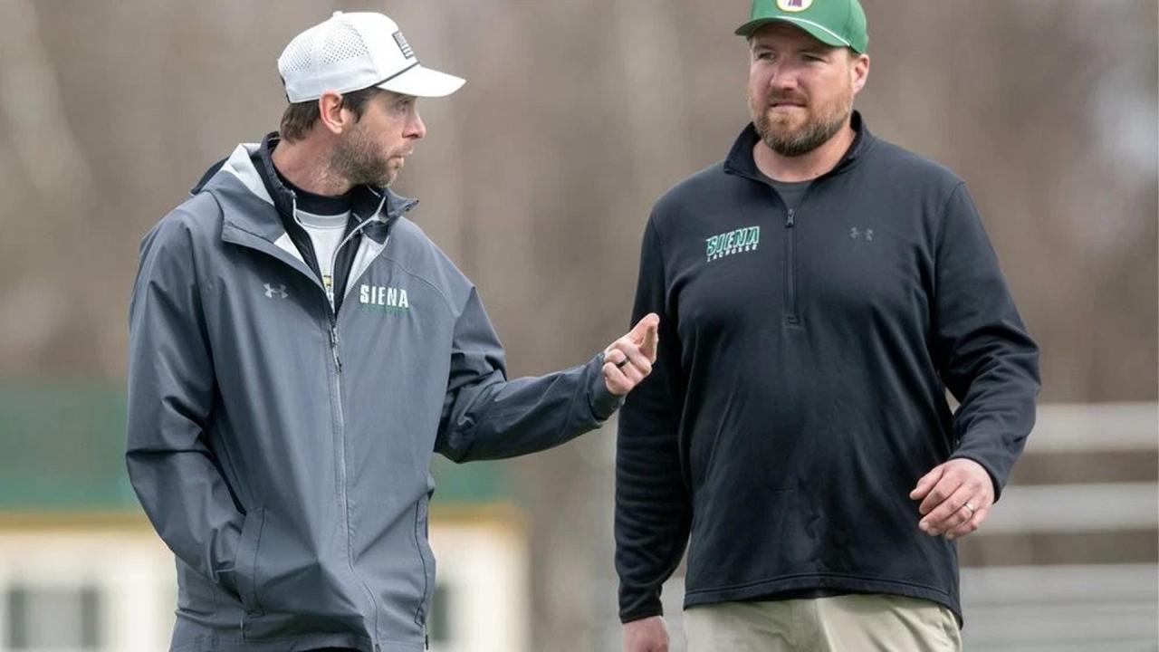Siena's Tim Cox and former head coach Liam Gleason